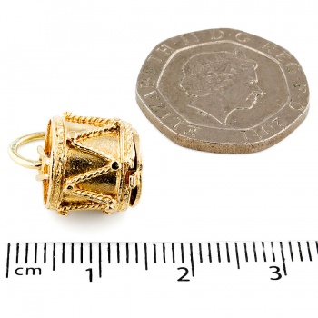 9ct gold 3.9g Charm